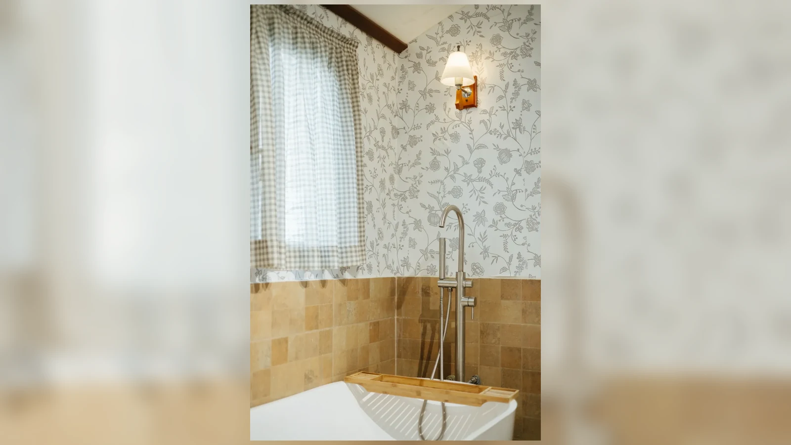 La Lune - bathtub