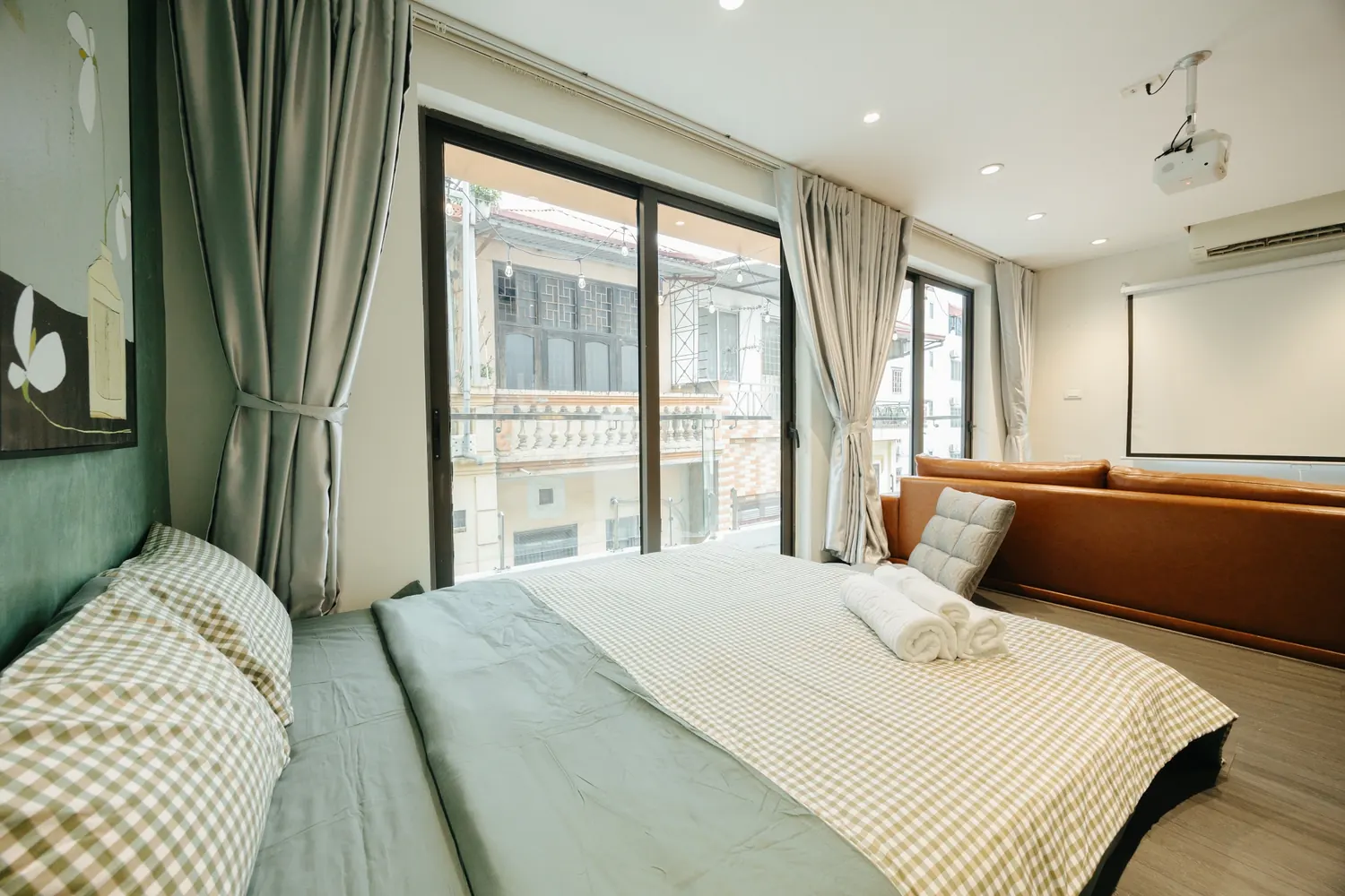 Le Cosy - giuong ngu canh cua kinh lon